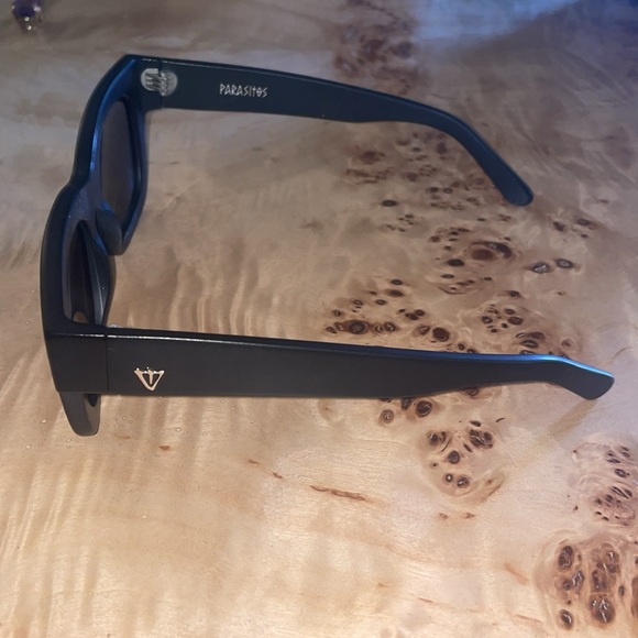 Sold out everywhere - VALLEY
'Parasitos'
51mm Sunglasses - Picture 7 of 8